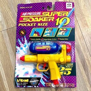 Water Gun summer toy Vintage New In Package Super Soaker 10 Pocket Size Green